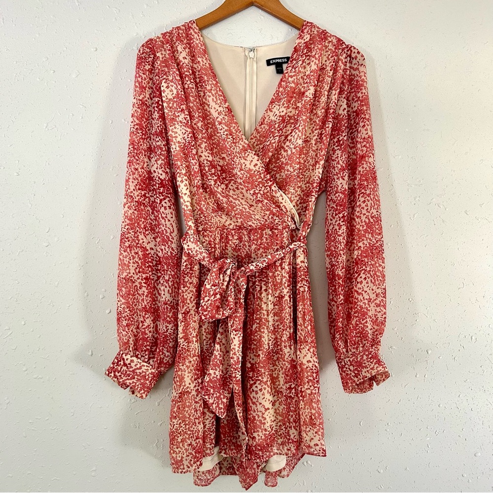 🦋 Express Pink Peach Long Sleeve V-Neck Flowy Romper Large